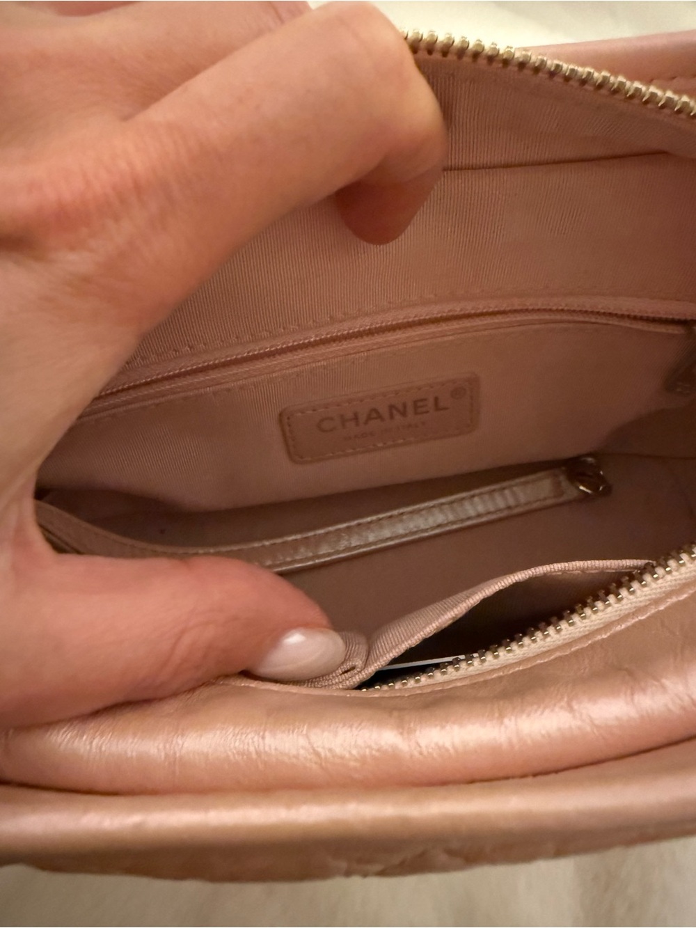 Chanel Gabrielle Hobo Rose Bag - Picture 12 of 15